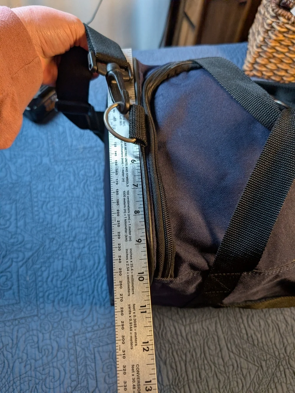 American Tourister Navy Blue Travel Duffle Bag Carry On Gym Weekender Pockets